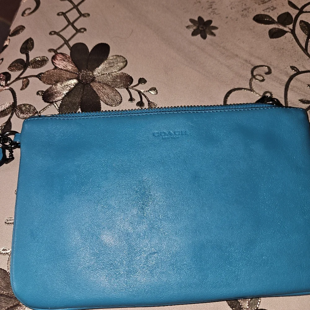 Coach New York Teal Zip Pouch Wristlet - Picture 2 of 5